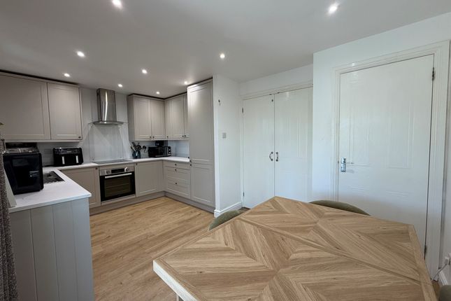 10, Bullfinch Close, Cullompton photo 3