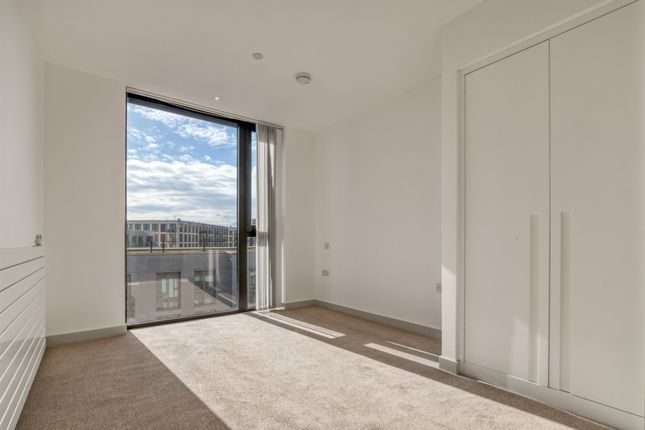 Flat for sale in Echo Court, 21 Admiralty Avenue, London