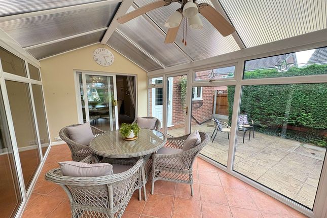 1 Troon Close, Crewe photo 4