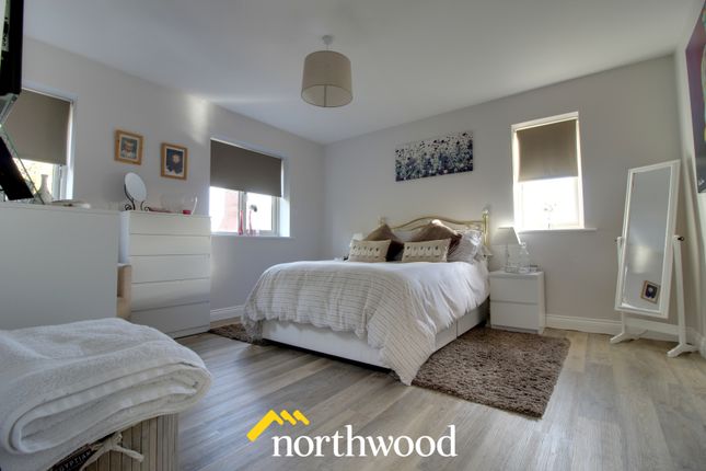 Thumbnail Flat for sale in West Street, Thorne, Doncaster