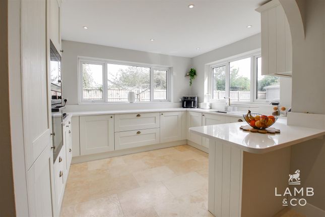 17, James Gardens, St. Osyth photo 3