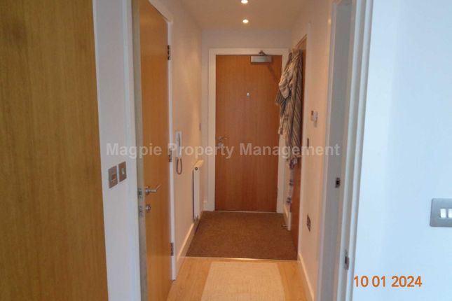 12, Abbey Gardens, Dovehouse Close, St Neots photo 2