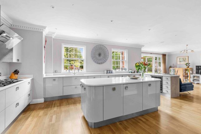 Burleigh House, 23 Furzefield Road, Beaconsfield photo 4