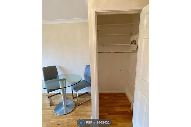 Bays Farm Court Bath Road  Longford, West Drayton photo 5