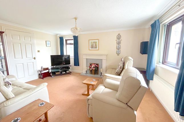 2, Barbican Close, Helston photo 3