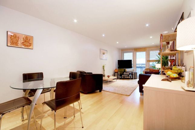 Thumbnail Flat to rent in Vauxhall Bridge Road, Pimlico, London