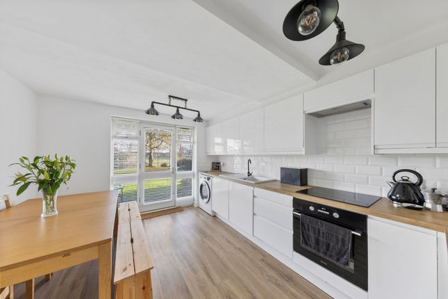 32 Newsholme Close, Warrington photo 3