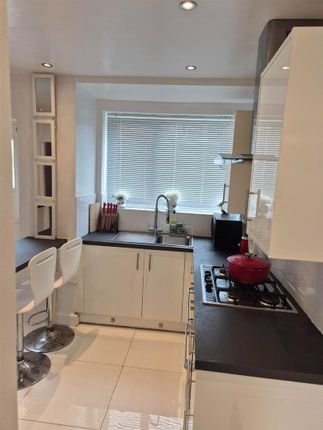 Dacre Close, Middleton photo 5