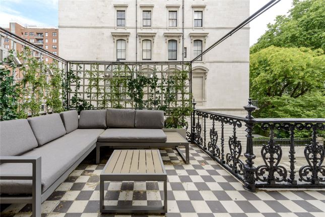 Flat D, 11, Ennismore Gardens, London photo 3