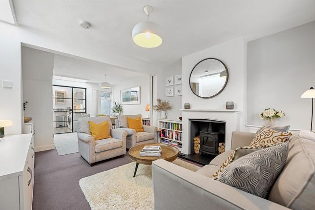 5 Woodbine Cottages, Southside, Gerrards Cross photo 2
