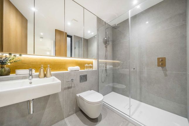 Flat 4, Holland Court, 37, Cottenham Park Road, Wimbledon photo 4
