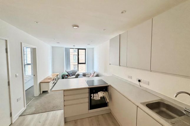 Apartment 10507, 4 Wharf End, Manchester photo 4