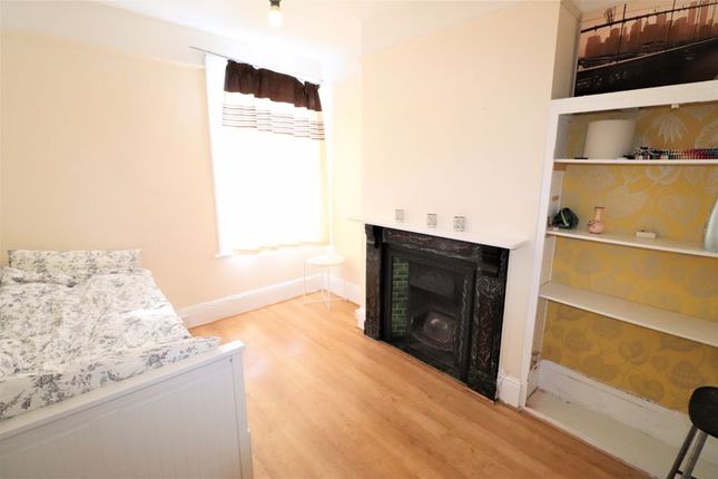 Terraced house to rent in Westcourt Road, Broadwater, Worthing