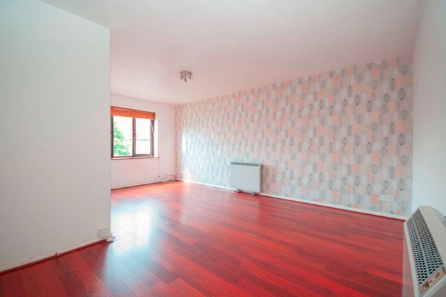 Flat 7, Queens Court, Leigh-on-Sea photo 4