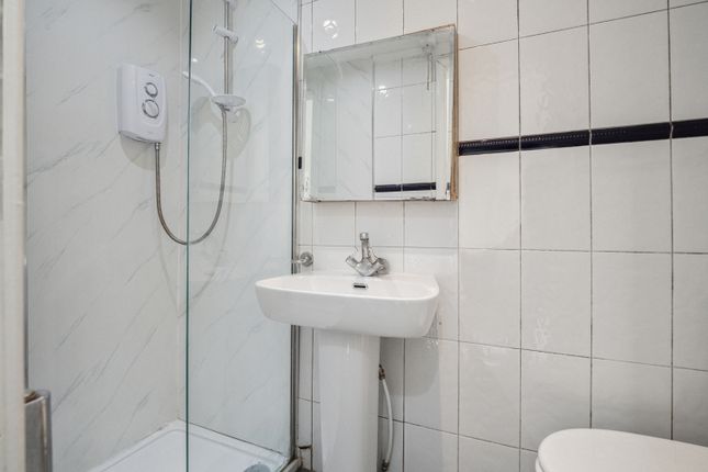 Flat for sale in Crathie Drive, Glasgow