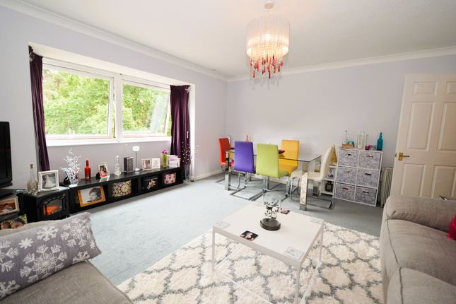 12 Oakleigh, Lightwater Road, Lightwater photo 3