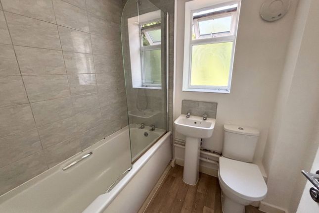 Flat 8, Shirley Court, 574, College Road, Birmingham, B44 0HU photo 5