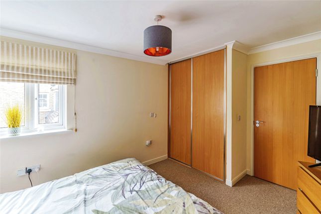 Flat for sale in Copthorne Common Road, Copthorne, Crawley, West Sussex