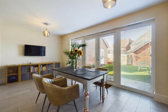 49, Medlar Street, Aylesbury photo 4