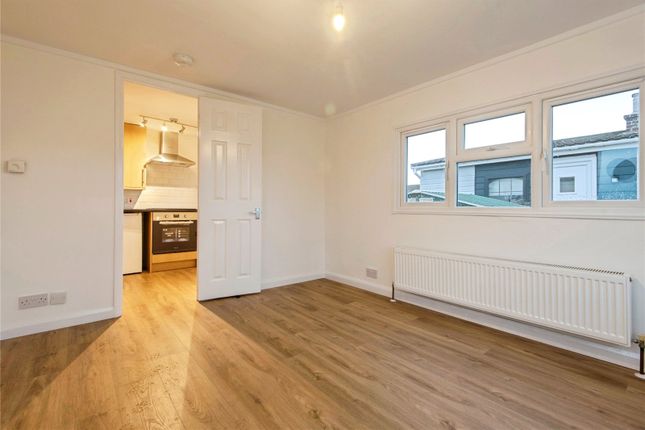 64, Three Star Park, Lower Stondon photo 4
