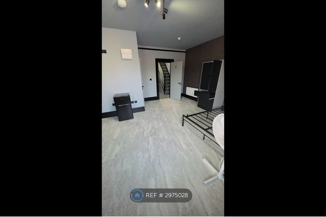Flat, Colwyn Road, Northampton photo 4