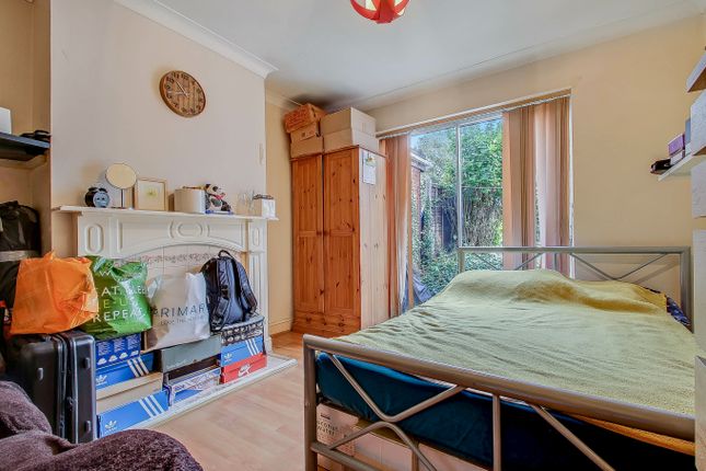 14, Rosewood Avenue, Greenford photo 4