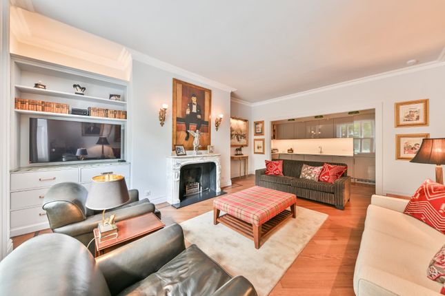 Flat 3, 93, Onslow Square, London photo 4