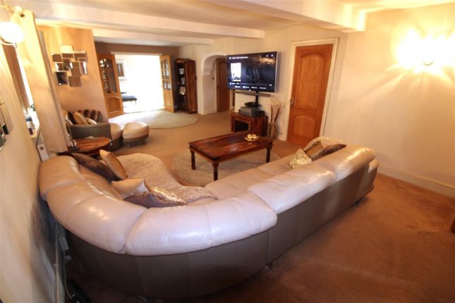 11, Maypole Hill, Swadlincote photo 5