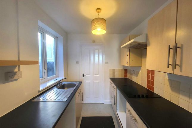 Flat 3, 122 High Street, Strood photo 2
