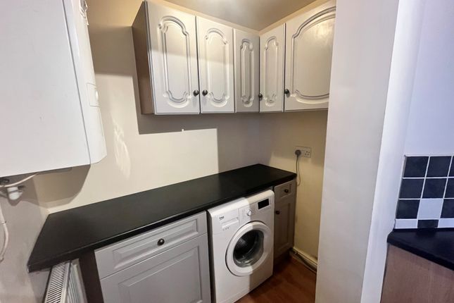 38, Chesterfield photo 5