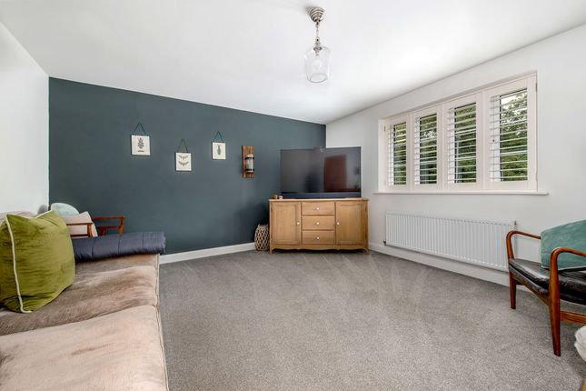 12, Cornish Close, Taunton photo 4