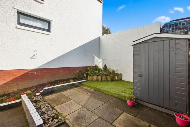27 Parkhill, Erskine photo 4