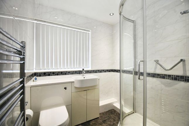 32, Sutton court, Hull photo 4