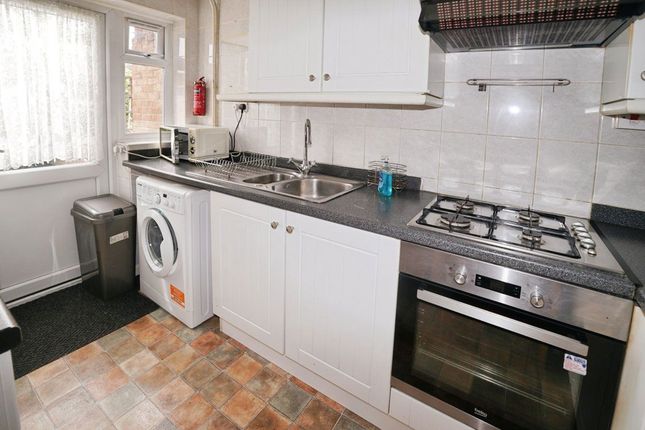 2, Lake Road, Romford photo 5