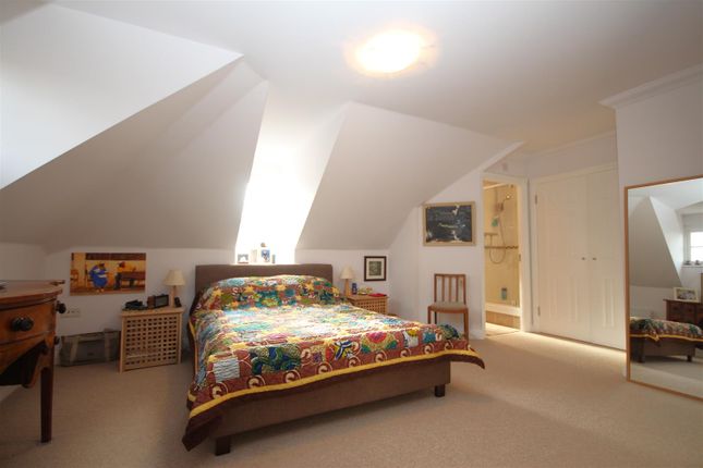 Flat for sale in College Hill, Steyning