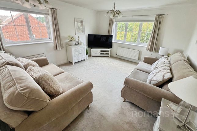 87, Woodland Walk, Hampshire photo 2
