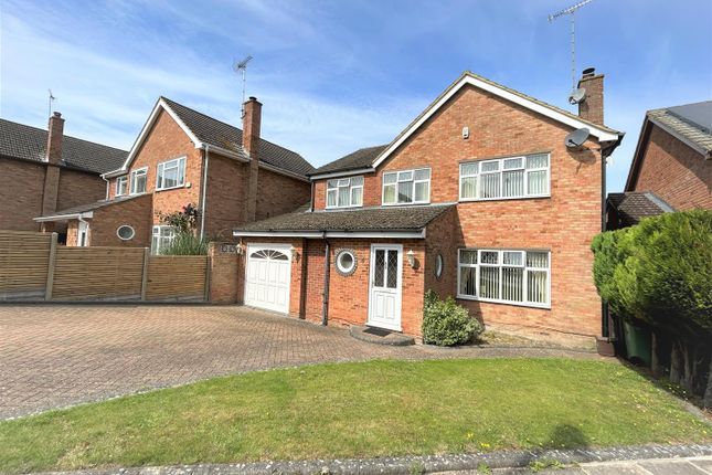 Detached house for sale in Ardley Close, Dunstable, Bedfordshire