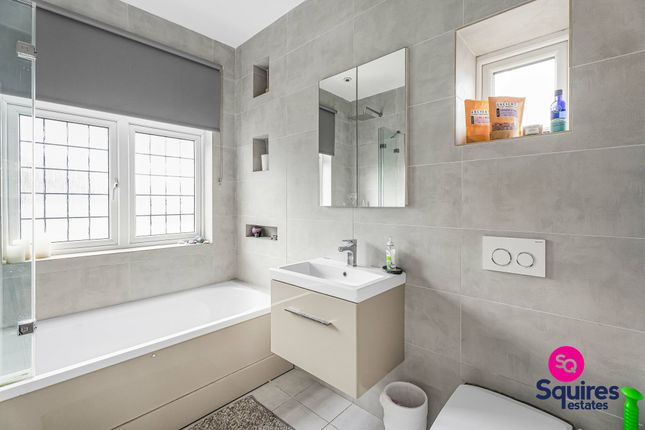 1 Holmwood Grove, London photo 4