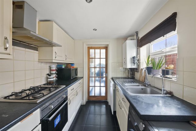 21, Orchard Road, Hounslow photo 4