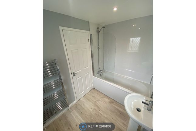 Applegarth Avenue, Guildford photo 4