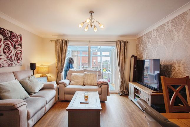 9, Kentmere Way, Chesterfield photo 3