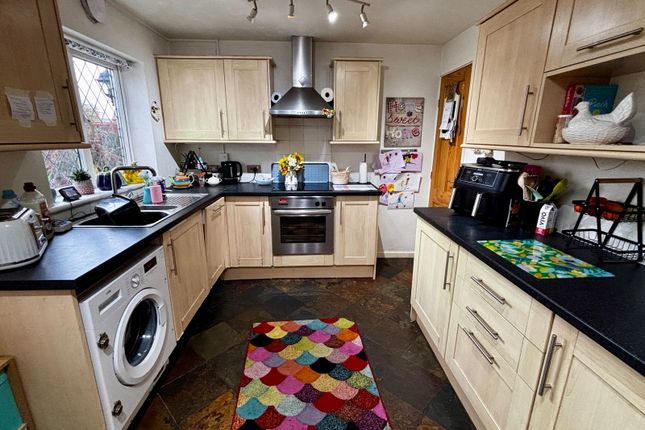 63, Rosecroft Gardens, Swadlincote photo 3