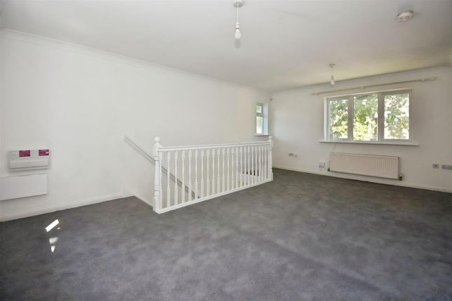 15, Coracle Close, Southampton photo 2