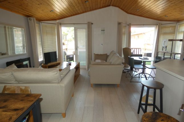 3 Woodlands, West Mersea Holiday Park, Seaview Avenue, West Mersea photo 4