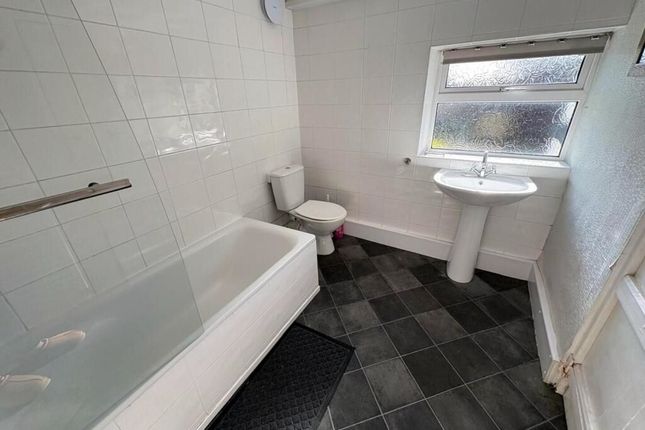 Smiths Cottages, Neston road, Wirral photo 5