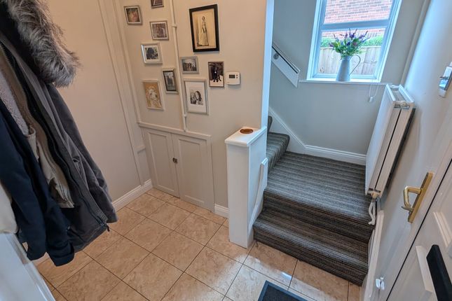 69 Swarcliffe Avenue, Leeds photo 5