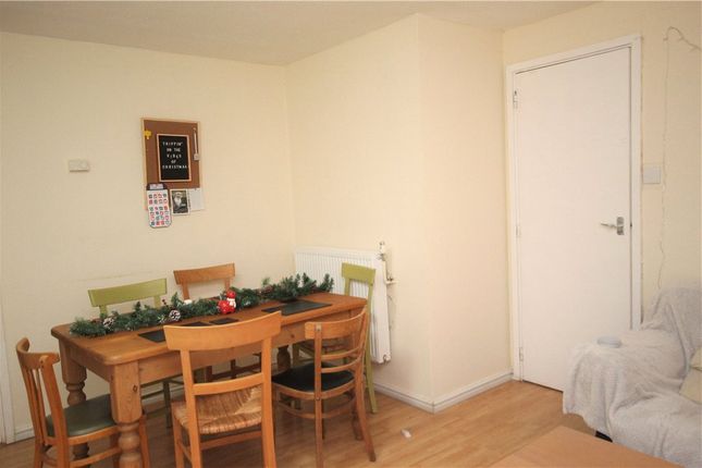 Flat to rent in Park Barn Drive, Guildford, Surrey
