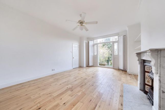 Flat for sale in Dartmouth Park, London