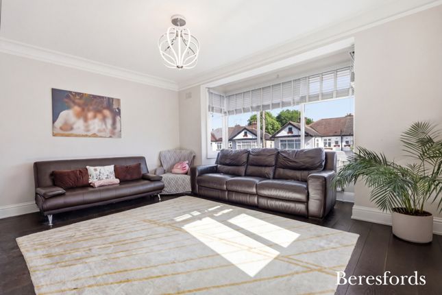 18a, Tudor Drive, Gidea Park photo 3