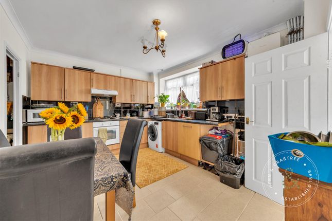 2 Michaelston Court, Pyle Road, Cardiff photo 4